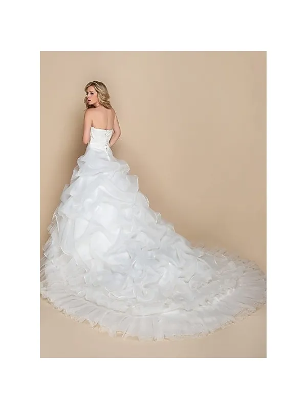 Abito da sposa con gonna a meringa vaporosa stile barbie