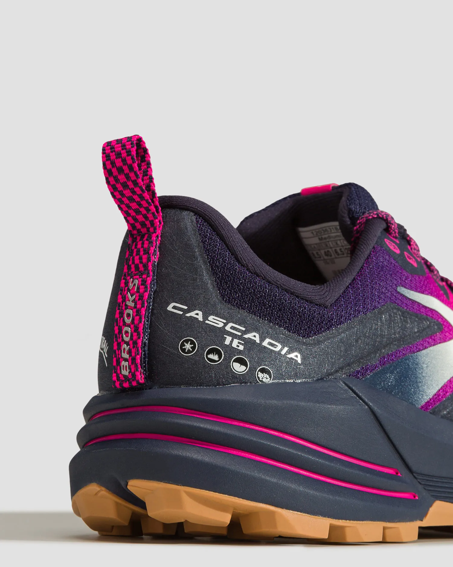Scarpe da donna Brooks Cascadia 16 1203631B425-425